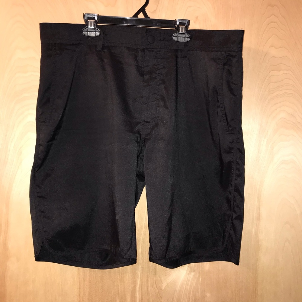 Roundtree & Yorke Black Performance Shorts Sz 36